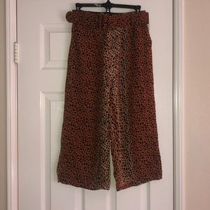 Leopard Print Belted Guachos